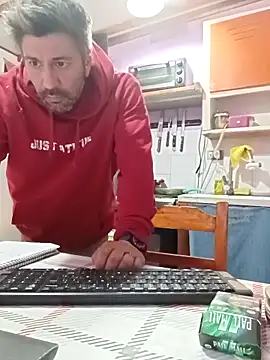 Gato2025perro online show from 04-24-26, 02:47