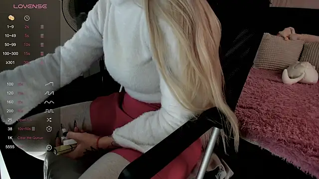 Snapshot of Kira_Key chatting on 12-20-25, 01:34 Kira Key online show from 12-20-25, 01:34