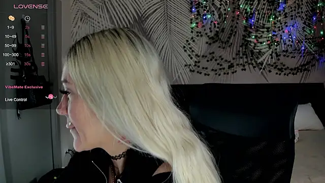 Snapshot of Kira_Key chatting on 02-20-26, 01:57 Kira Key online show from 02-20-26, 01:57