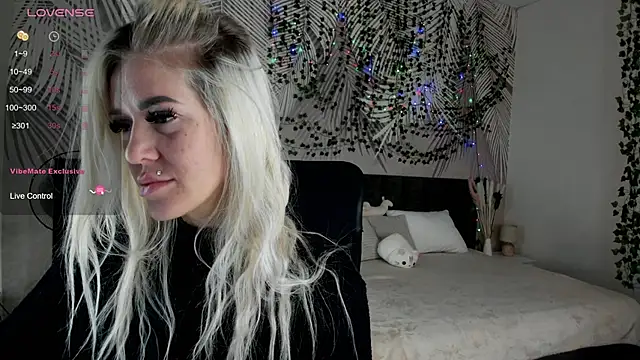 Snapshot of Kira_Key chatting on 02-21-26, 01:50 Kira Key online show from 02-21-26, 01:50