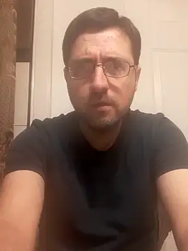 Snapshot of Gearsuit chatting on 11-07-25, 03:06 Gearsuit online show from 11-07-25, 03:06