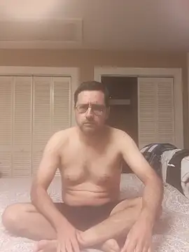 Snapshot of Gearsuit chatting on 12-19-25, 08:05 Gearsuit online show from 12-19-25, 08:05