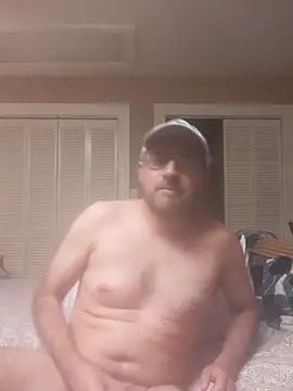 Snapshot of Gearsuit chatting on 03-06-26, 08:11 Gearsuit online show from 03-06-26, 08:11