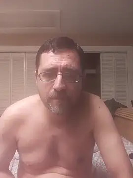 Snapshot of Gearsuit chatting on 03-11-26, 07:47 Gearsuit online show from 03-11-26, 07:47