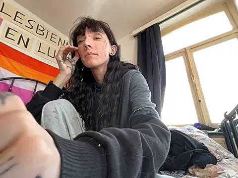 Snapshot of Styxlust chatting on 03-12-26, 10:43 Styxlust online show from 03-12-26, 10:43