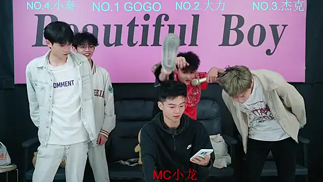 Snapshot of BeautifulBoys-888 chatting on 10-19-25, 11:22 BeautifulBoys-888 online show from 10-19-25, 11:22