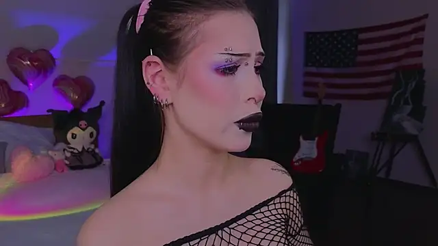 Snapshot of venomeowww__ chatting on 02-15-26, 03:25 venomeowww online show from 02-15-26, 03:25