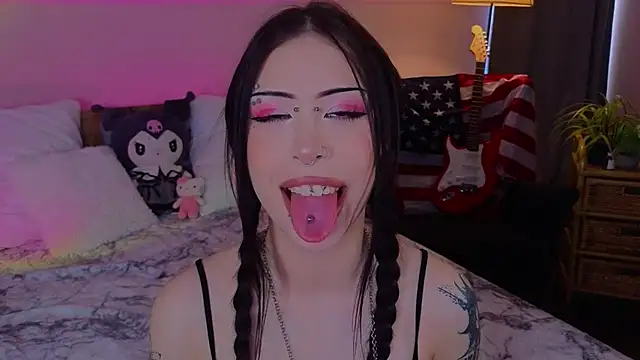 Snapshot of venomeowww__ chatting on 02-23-26, 03:48 venomeowww online show from 02-23-26, 03:48