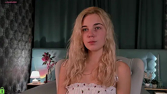 Aurora Bennet online show from 09-24-25, 12:03