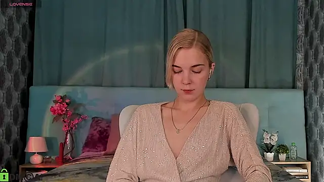 Aurora Bennet online show from 09-25-25, 12:14