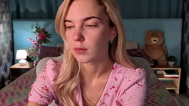 Aurora Bennet online show from 12-01-25, 12:04