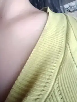 Snapshot of may__45 chatting on 10-12-25, 03:27 may 45 online show from 10-12-25, 03:27