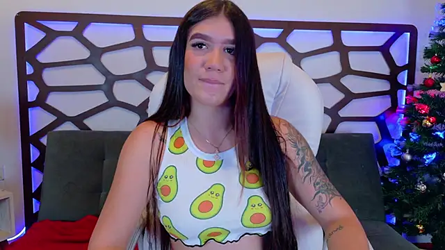 kloe bella online show from 12-15-25, 01:04