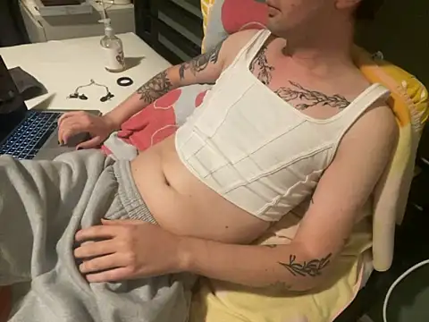 Snapshot of NoaTender chatting on 09-22-25, 06:21 NoaTender online show from 09-22-25, 06:21