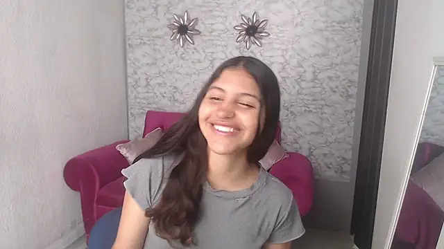 Snapshot of Evagirl69 chatting on 10-21-25, 06:19 Evagirl69 online show from 10-21-25, 06:19