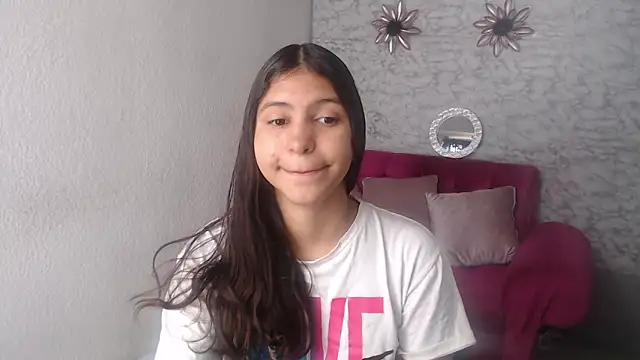 Snapshot of Evagirl69 chatting on 10-29-25, 06:09 Evagirl69 online show from 10-29-25, 06:09