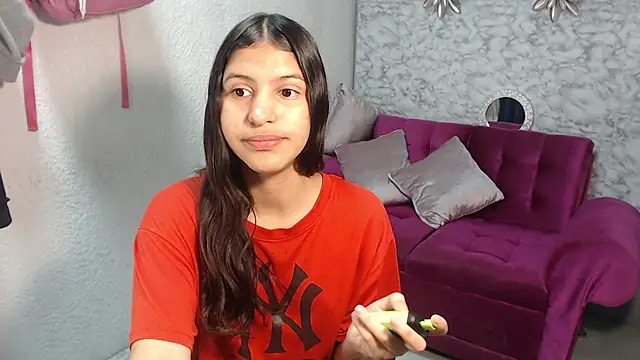 Snapshot of Evagirl69 chatting on 11-15-25, 12:30 Evagirl69 online show from 11-15-25, 12:30