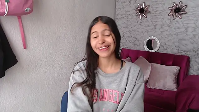 Snapshot of Evagirl69 chatting on 11-25-25, 06:08 Evagirl69 online show from 11-25-25, 06:08