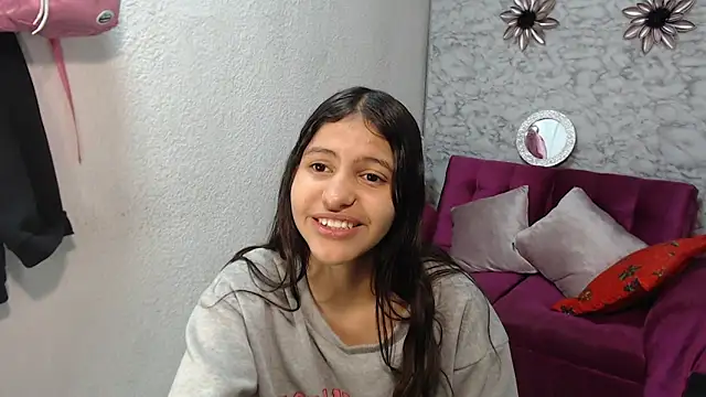 Snapshot of Evagirl69 chatting on 12-05-25, 12:19 Evagirl69 online show from 12-05-25, 12:19