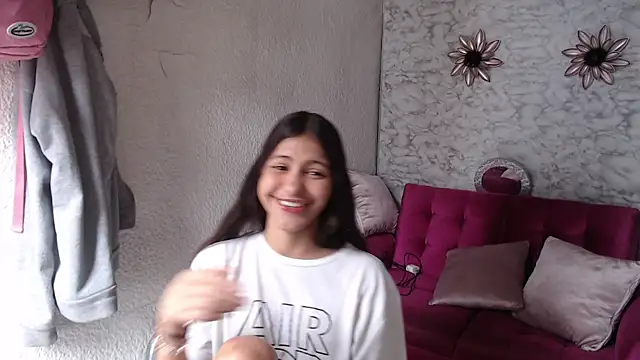 Evagirl69 online show from 06-18-26, 12:31