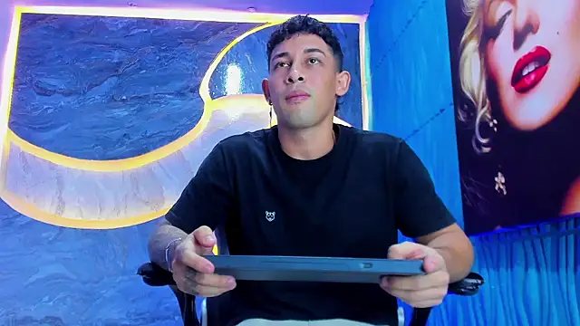 Snapshot of Jeff_Brunno_ chatting on 09-12-25, 04:23 Jeff Brunno online show from 09-12-25, 04:23