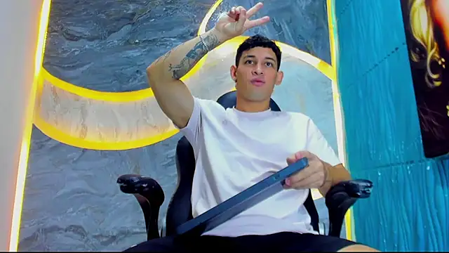 Snapshot of Jeff_Brunno_ chatting on 09-20-25, 05:41 Jeff Brunno online show from 09-20-25, 05:41