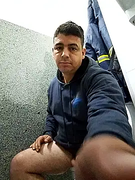 Snapshot of branquinho3 chatting on 12-17-25, 02:01 branquinho3 online show from 12-17-25, 02:01