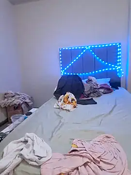 Vickysweeeettt online show from 04-25-26, 01:41