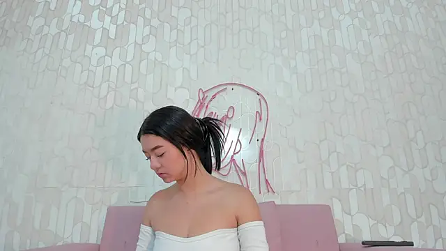 Snapshot of scarletross_ chatting on 10-07-25, 01:30 scarletross online show from 10-07-25, 01:30