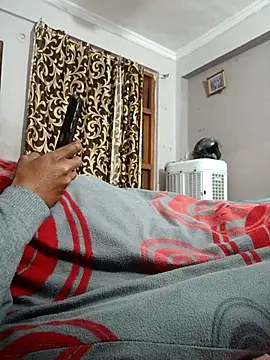 vardh033 online show from 02-05-26, 03:49