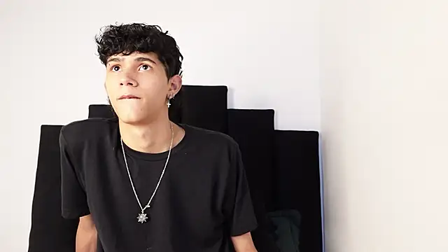 alexmark  online show from 09-18-25, 03:25