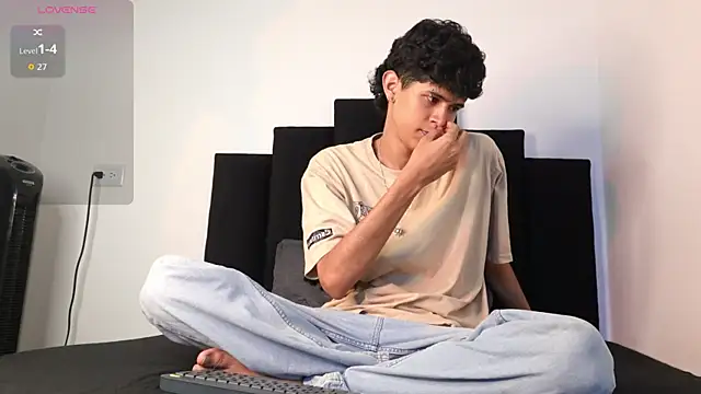 alexmark  online show from 12-18-25, 01:06