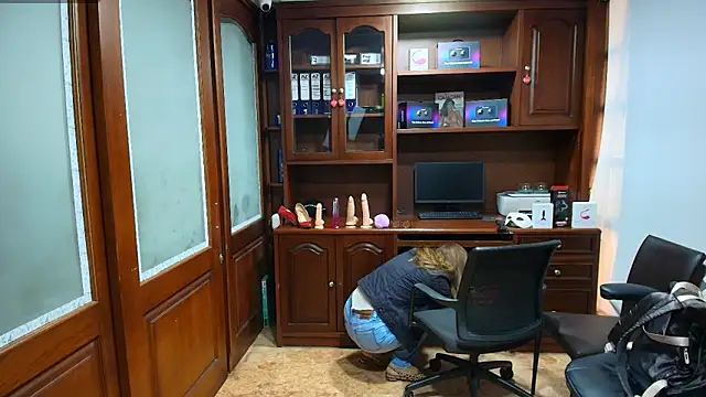 SexyRachel  online show from 12-05-25, 12:03