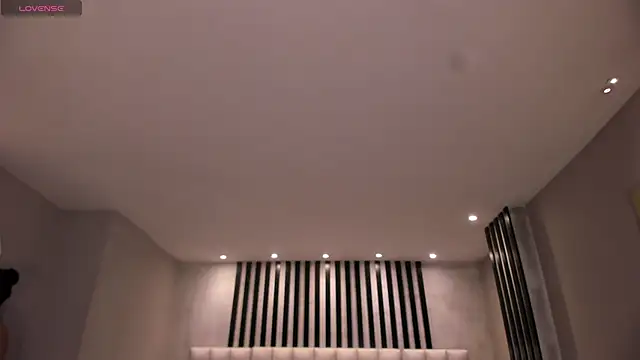 LeahNovac online show from 10-16-25, 11:22