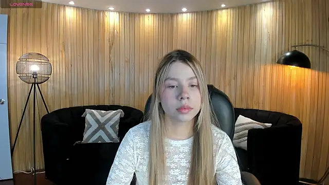 Snapshot of TiffannySins chatting on 07-18-26, 08:12 TiffannySins online show from 07-18-26, 08:12