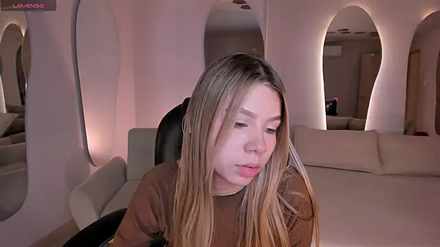 Snapshot of TiffannySins chatting on 08-01-26, 04:34 TiffannySins online show from 08-01-26, 04:34