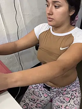 Luciaparker03 online show from 02-04-26, 03:34