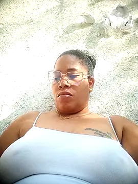 Snapshot of Big_ass_submissive chatting on 12-17-25, 03:18 Big ass submissive online show from 12-17-25, 03:18