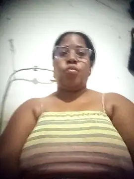 Snapshot of Big_ass_submissive chatting on 02-21-26, 01:12 Big ass submissive online show from 02-21-26, 01:12