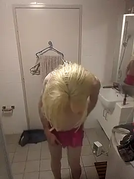 Snapshot of rivocumslut chatting on 10-04-25, 11:41 rivocumslut online show from 10-04-25, 11:41