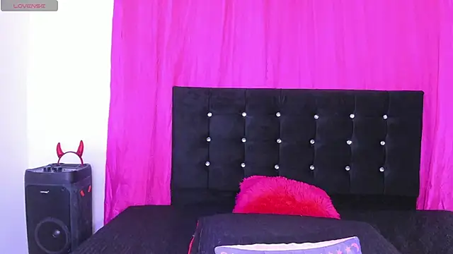 Snapshot of cutenaked_8 chatting on 06-14-26, 02:24 cutenaked 8 online show from 06-14-26, 02:24