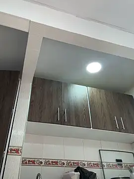 evelyn 1702 online show from 12-05-25, 09:00