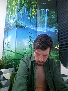 Snapshot of welcome-to-the-jungle chatting on 10-17-25, 08:06 welcome-to-the-jungle online show from 10-17-25, 08:06