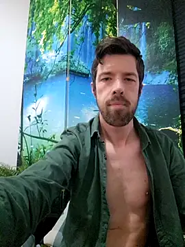 Snapshot of welcome-to-the-jungle chatting on 10-23-25, 08:02 welcome-to-the-jungle online show from 10-23-25, 08:02