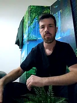 Snapshot of welcome-to-the-jungle chatting on 10-27-25, 07:29 welcome-to-the-jungle online show from 10-27-25, 07:29