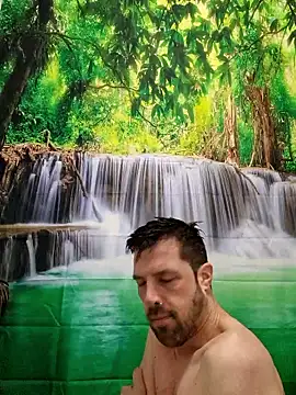 Snapshot of welcome-to-the-jungle chatting on 01-15-26, 06:33 welcome-to-the-jungle online show from 01-15-26, 06:33