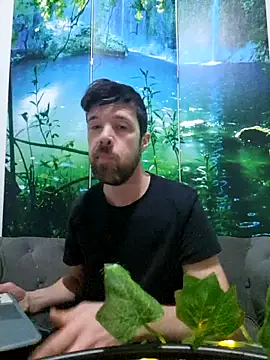 Snapshot of welcome-to-the-jungle chatting on 02-14-26, 09:33 welcome-to-the-jungle online show from 02-14-26, 09:33