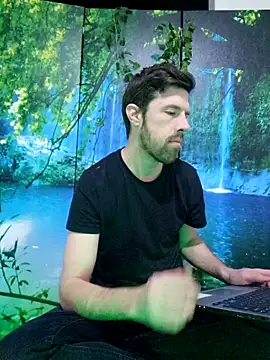 Snapshot of welcome-to-the-jungle chatting on 03-09-26, 09:41 welcome-to-the-jungle online show from 03-09-26, 09:41