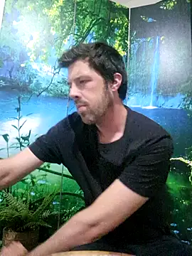 welcome-to-the-jungle online show from 07-04-26, 08:26