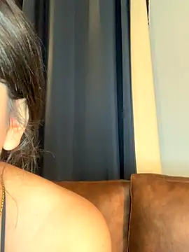 Snapshot of Canneela chatting on 09-28-25, 04:12 Canneela online show from 09-28-25, 04:12